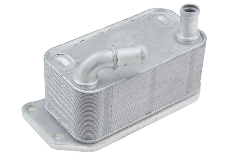 RADIADOR DE ACEITE VOLVO 30757459 31319422 31325045 1 RADIADOR DE ACEITE VOLVO 30757459 31319422 31325045