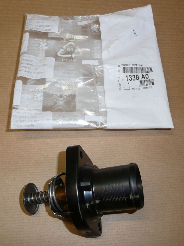 OBUDOWA TERMOSTATU C C4,C5,JUMPY 1,2 1.8 The Injection lady 1 OBUDOWA TERMOSTATU C C4,C5,JUMPY 1,2 1.8 The Injection lady
