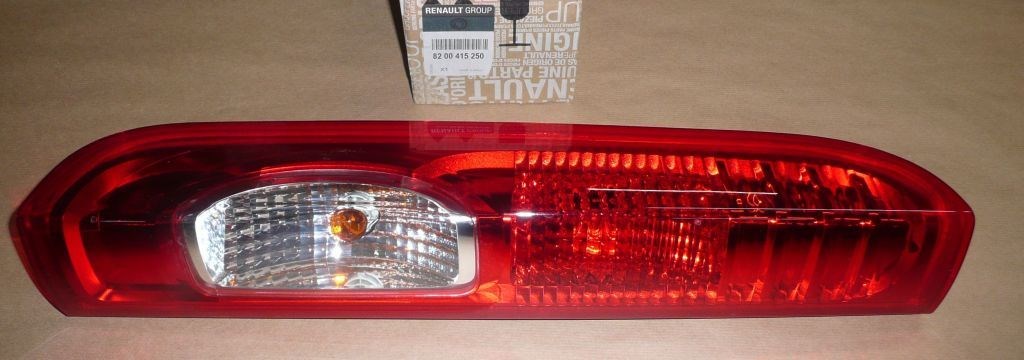 LAMPA TYLNA R TRAFIC II LEWA GÓRNA RN9344154 1 LAMPA TYLNA R TRAFIC II LEWA GÓRNA RN9344154